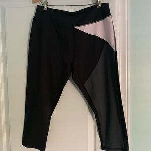 Zella color block crops. 1X